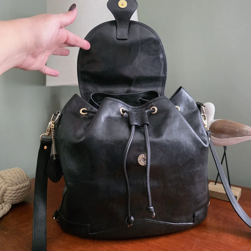 i Santi Made in Italy Black Leather Convertible Backpack Drawstring Bag